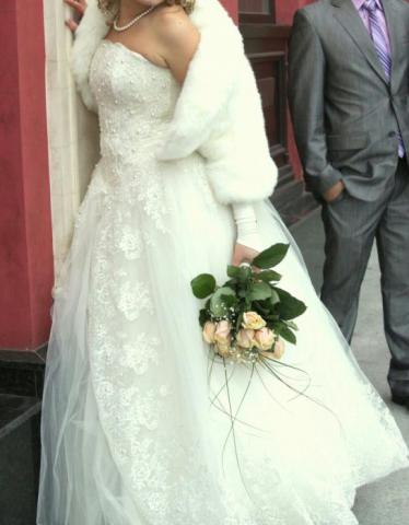 Продам или сдам в аренду свадебное красивое платье с шубкой!