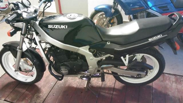 Мотоцикл спортивный универсал Suzuki gs500e